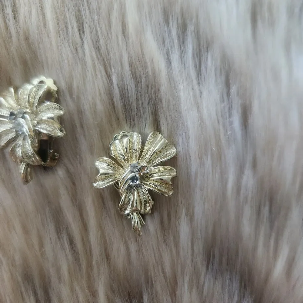 Vintage Gold Tropical Clip-on Earrings with Rhinestones‎